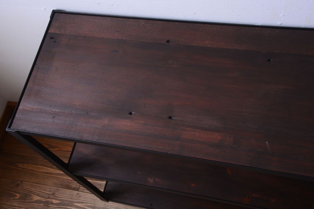 ラフジュ工房オリジナル　脚付きのシンプルな背の低いアイアンラック(大)