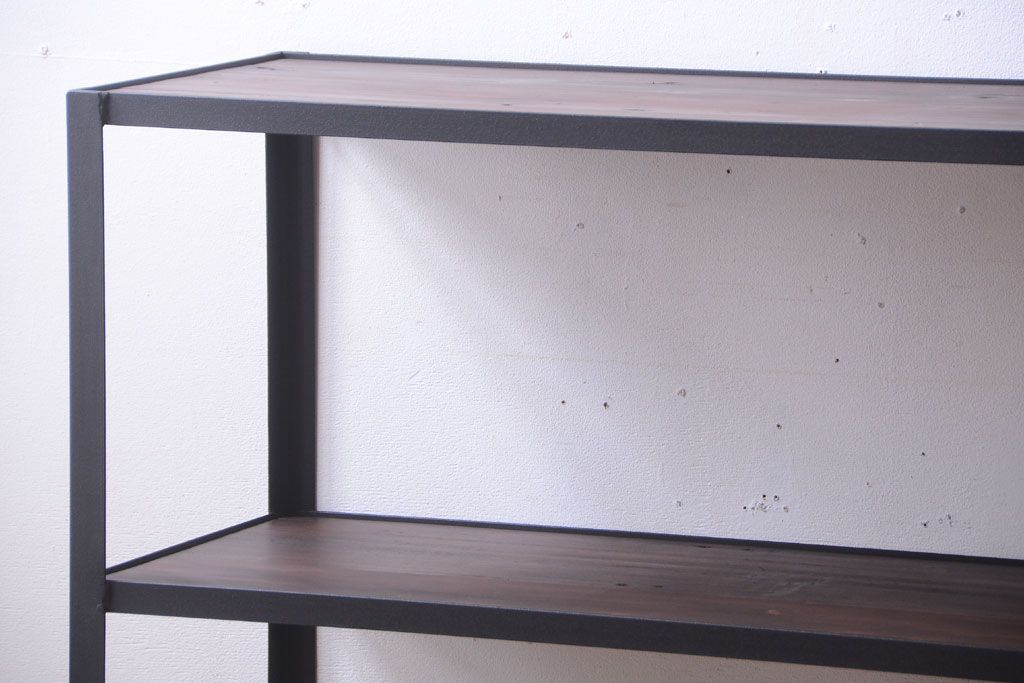 ラフジュ工房オリジナル　脚付きのシンプルな背の低いアイアンラック(大)