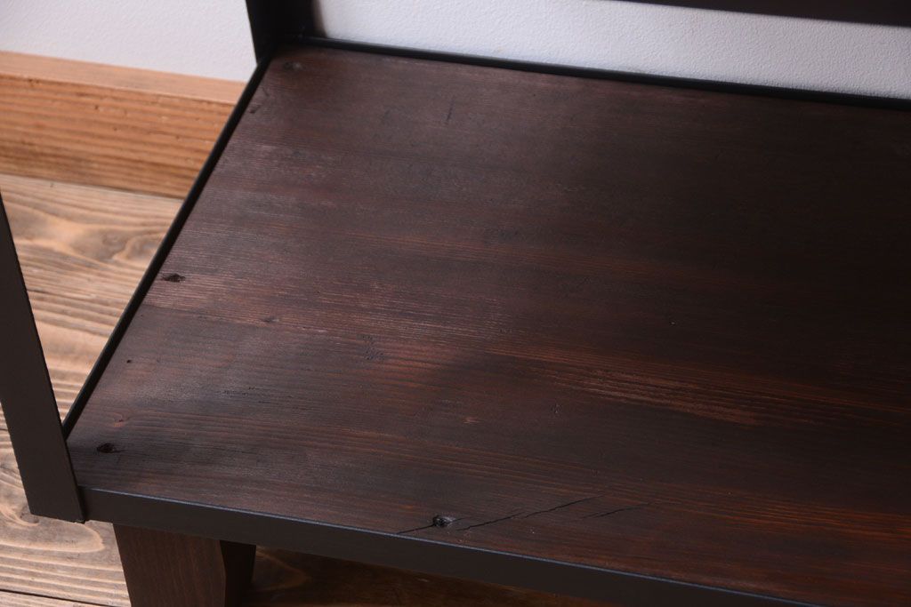 ラフジュ工房オリジナル　脚付きのシンプルな背の低いアイアンラック(大)