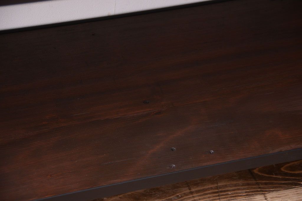 ラフジュ工房オリジナル　脚付きのシンプルな背の低いアイアンラック(大)