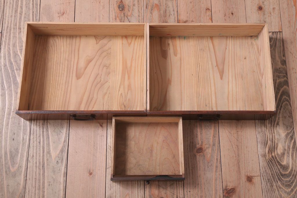 アンティーク家具　和製アンティーク　大正〜昭和期　上品な茶箪笥(収納棚)