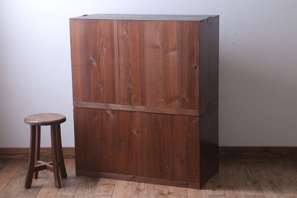 レトロ家具　昭和レトロ　シンプルな二段重ね衣装箪笥(チェスト)