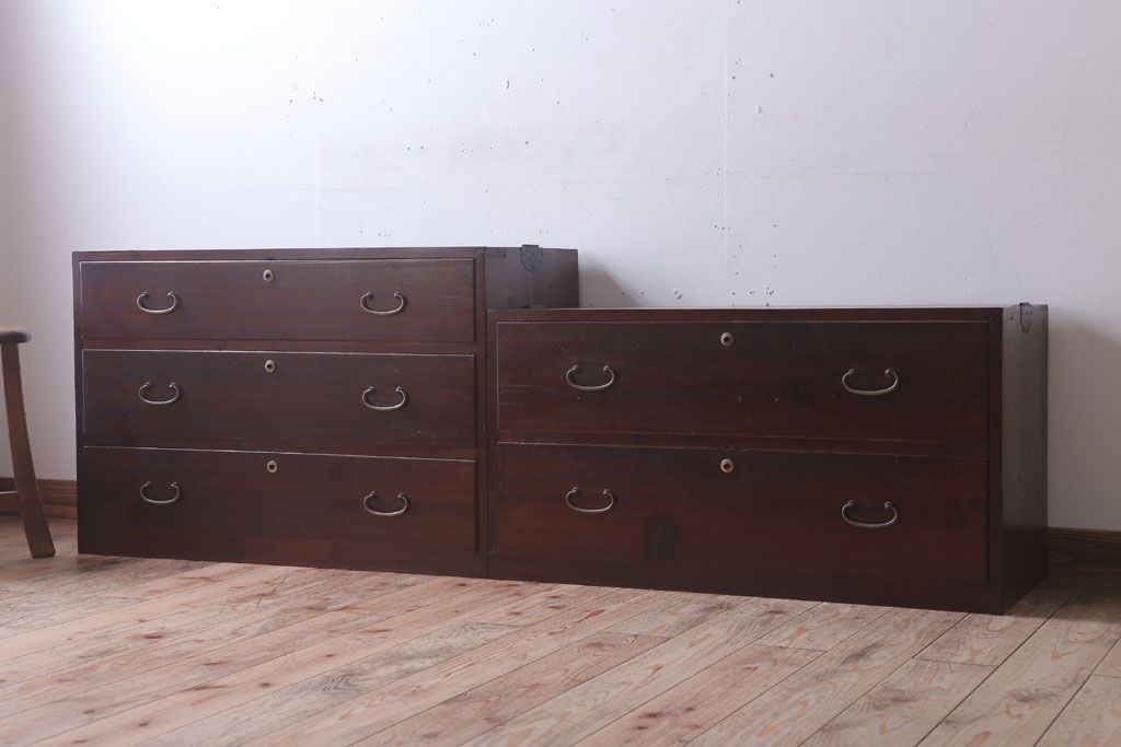 レトロ家具　昭和レトロ　シンプルな二段重ね衣装箪笥(チェスト)