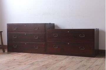 レトロ家具　昭和レトロ　シンプルな二段重ね衣装箪笥(チェスト)