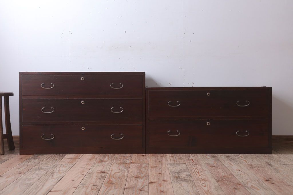 レトロ家具　昭和レトロ　シンプルな二段重ね衣装箪笥(チェスト)