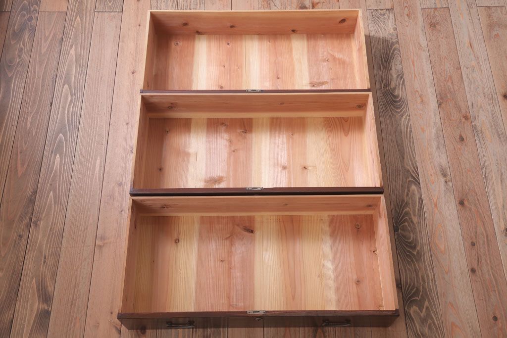 レトロ家具　昭和レトロ　シンプルな二段重ね衣装箪笥(チェスト)