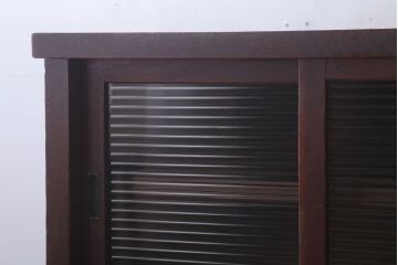 アンティーク家具　和製アンティーク　モールガラス引き戸の脚付きサイドボード(収納棚)(2)