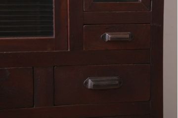 アンティーク家具　和製アンティーク　モールガラス引き戸の脚付きサイドボード(収納棚)(2)