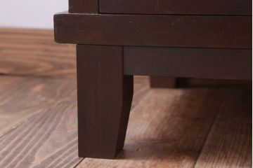 アンティーク家具　和製アンティーク　モールガラス引き戸の脚付きサイドボード(収納棚)(2)