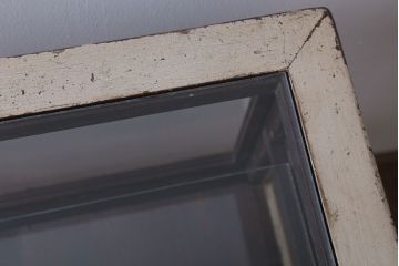 レトロ家具　和製アンティーク　鉄脚付き!レトロなオリジナルペイントの横長ガラスケース(ショーケース)