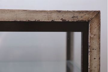 レトロ家具　和製アンティーク　鉄脚付き!レトロなオリジナルペイントの横長ガラスケース(ショーケース)