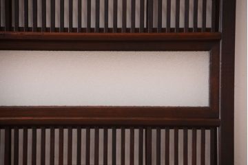 古民具・骨董　裏障子付き!ダイヤガラス帯の幅が狭いアンティーク格子戸4枚セット