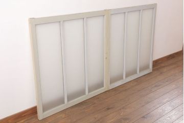 昭和レトロ　すりガラス入りの引き戸2枚セット(窓)