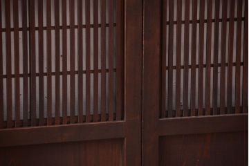 古民具・骨董　裏障子付き!上質なアンティーク格子戸3枚セット