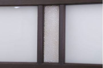 和製アンティーク　すり・ダイヤガラス入り!古い木のモダンなガラス引き戸