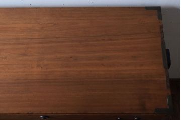 アンティーク家具　和製アンティーク　シンプルデザイン　古い桐小箪笥(衣装箪笥、桐箪笥、桐たんす)