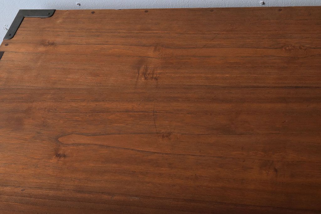 アンティーク家具　和製アンティーク　シンプルデザイン　古い桐小箪笥(衣装箪笥、桐箪笥、桐たんす)