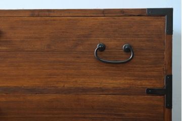 アンティーク家具　和製アンティーク　シンプルデザイン　古い桐小箪笥(衣装箪笥、桐箪笥、桐たんす)