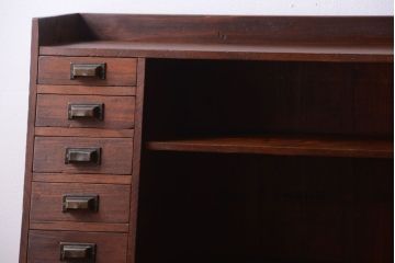 アンティーク家具　和製アンティーク　台形!古い木の珍しい横長収納棚(本棚・戸棚)