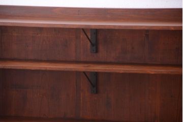 アンティーク家具　和製アンティーク　台形!古い木の珍しい横長収納棚(本棚・戸棚)