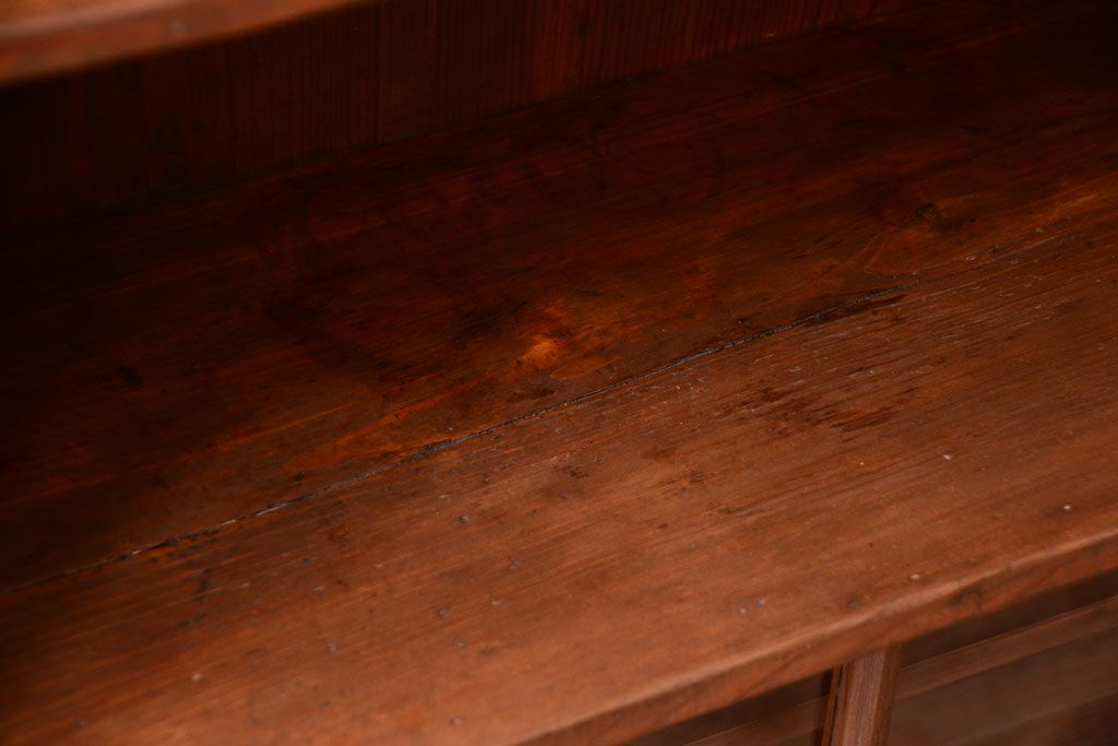 アンティーク家具　和製アンティーク　台形!古い木の珍しい横長収納棚(本棚・戸棚)