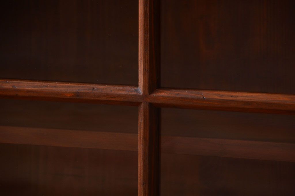 アンティーク家具　和製アンティーク　台形!古い木の珍しい横長収納棚(本棚・戸棚)