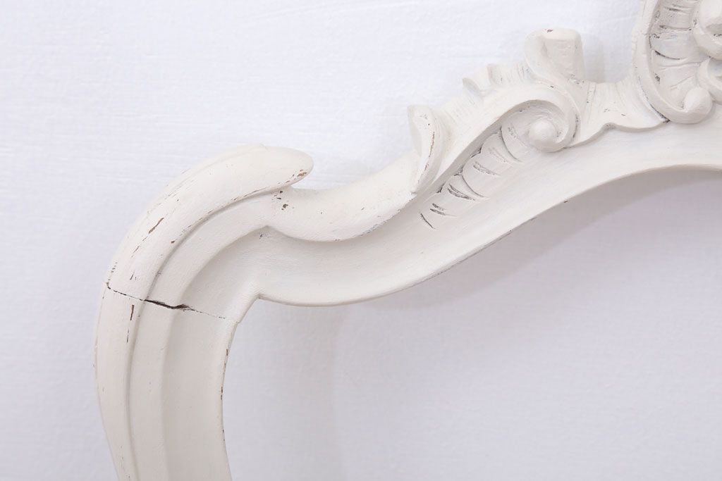 アンティーク家具　フランスアンティーク　優雅なデザインのリペイントチェア(1)