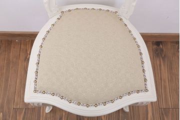 アンティーク家具　フランスアンティーク　優雅なデザインのリペイントチェア(1)