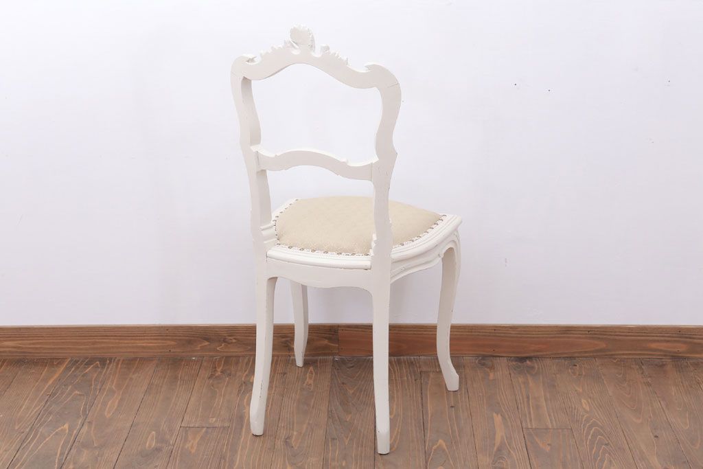 アンティーク家具　フランスアンティーク　優雅なデザインのリペイントチェア(1)
