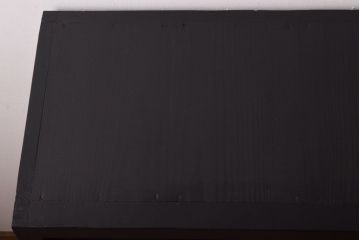 アンティーク家具　アンティーク　モールガラス入り!ブラックペイントの脚付き収納棚(サイドボード)