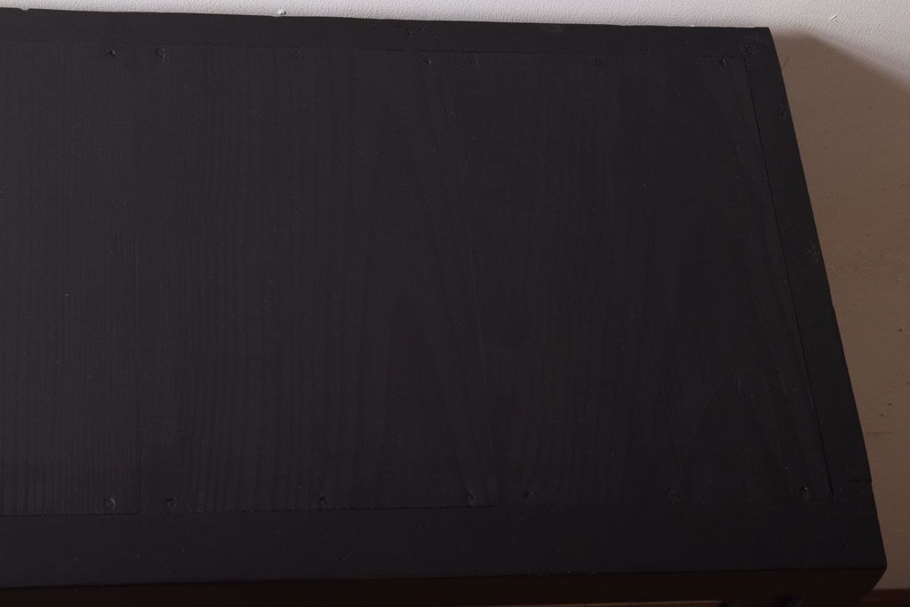 アンティーク家具　アンティーク　モールガラス入り!ブラックペイントの脚付き収納棚(サイドボード)