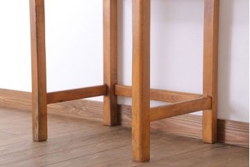 アンティーク家具 イギリスアンティーク 古い木の小ぶりなスクールデスク(1)