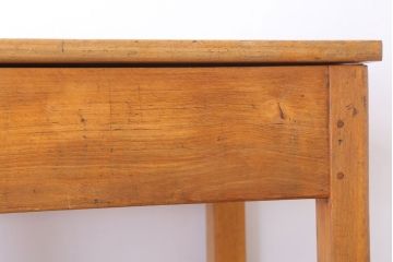 アンティーク家具 イギリスアンティーク 古い木の小ぶりなスクールデスク(1)