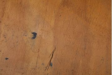 アンティーク家具 イギリスアンティーク 古い木の小ぶりなスクールデスク(1)