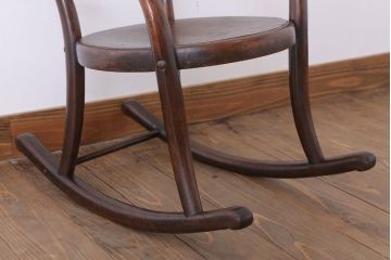 アンティーク家具　海外アンティーク　J&J.Kohn社　子供用ロッキングチェア　キンダーモデル(バルーンバック・ベントウッド)
