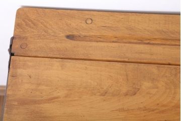 アンティーク家具　 イギリスアンティーク　古い木の小ぶりなスクールデスク(2)