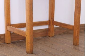 アンティーク家具　 イギリスアンティーク　古い木の小ぶりなスクールデスク(2)