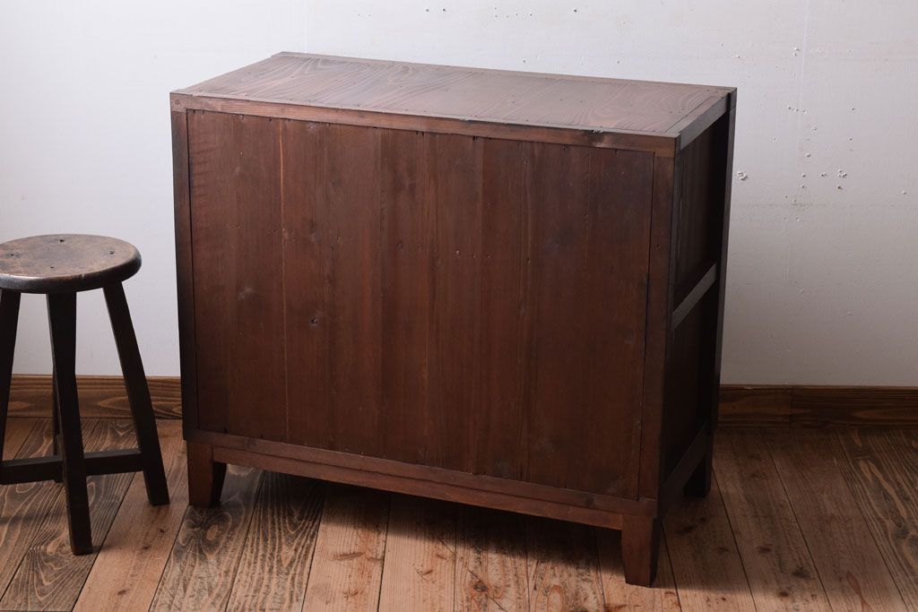 アンティーク家具　 和製アンティーク　モールガラス引き戸の脚付きサイドボード(収納棚)(3)