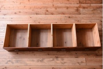 アンティーク家具　和製アンティーク　ダイヤガラス入り!前面欅材の大きな重ね収納棚