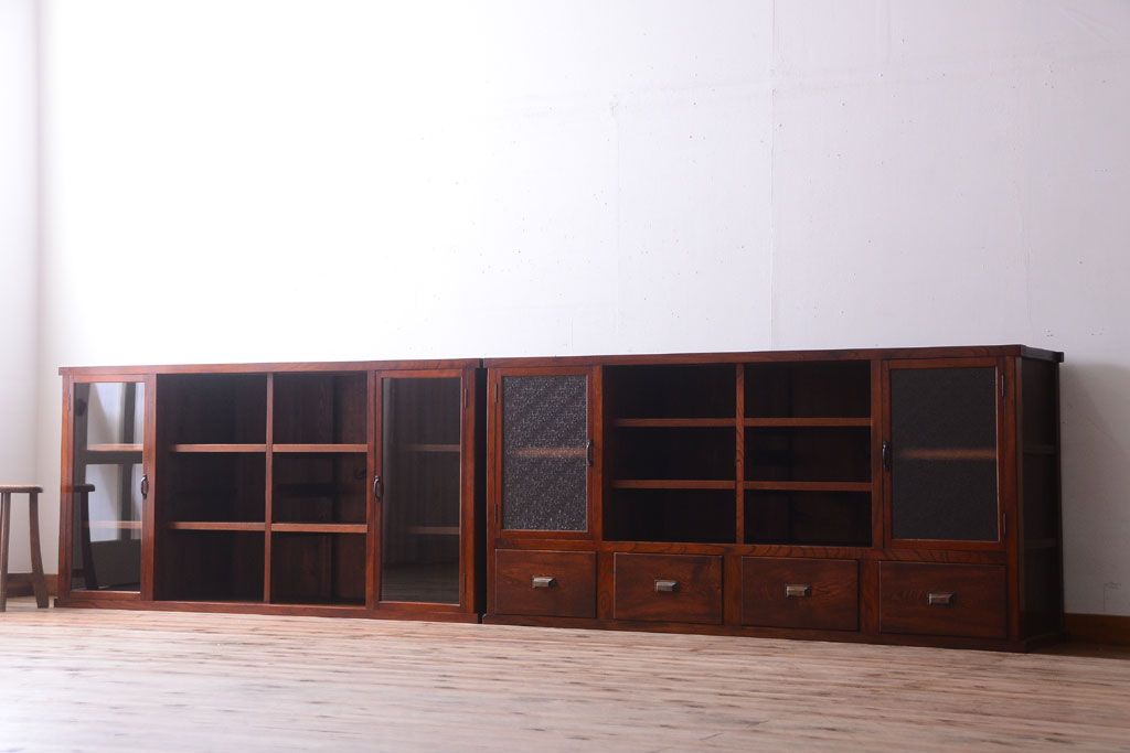 アンティーク家具　和製アンティーク　ダイヤガラス入り!前面欅材の大きな重ね収納棚