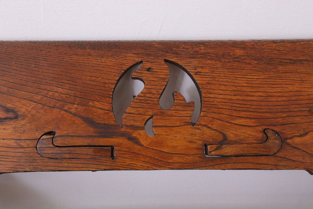 アンティーク家具　和製アンティーク　古い木製の子供用リーディングデスク