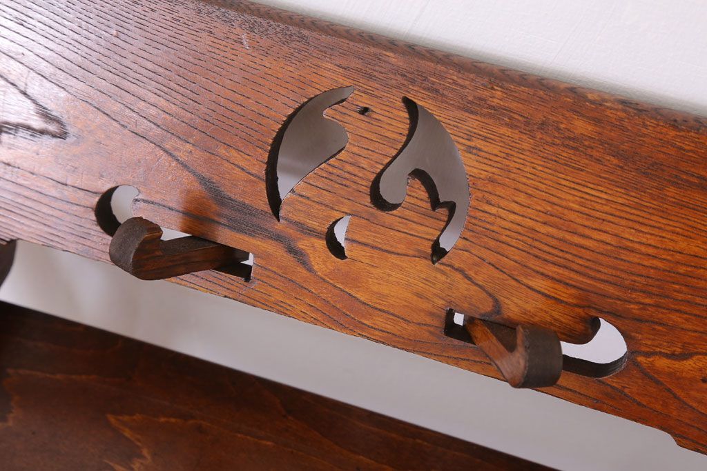 アンティーク家具　和製アンティーク　古い木製の子供用リーディングデスク