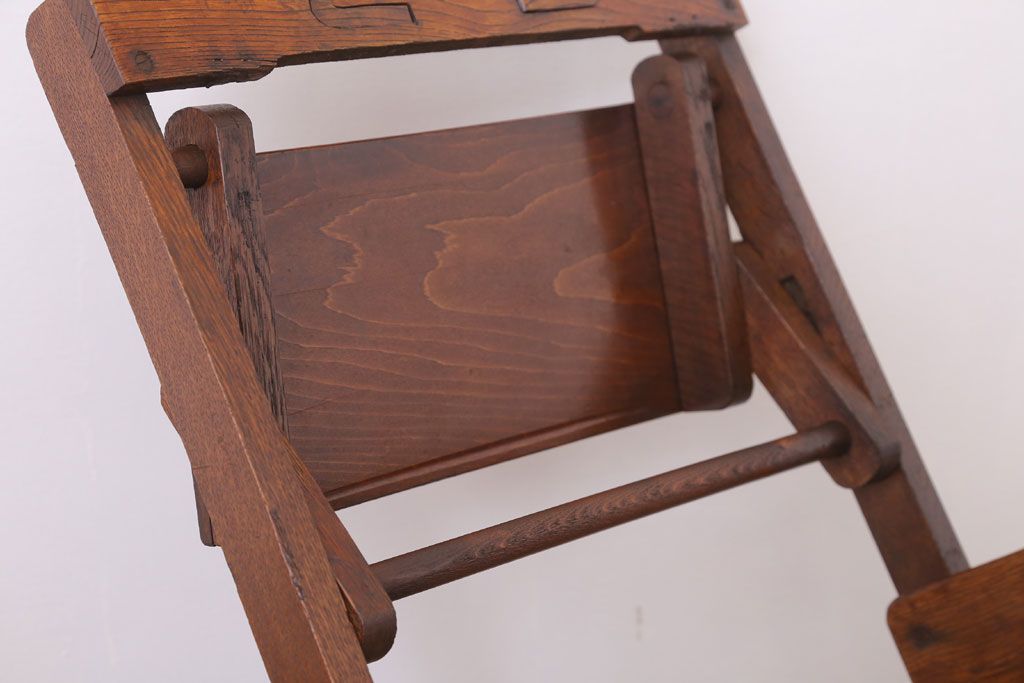 アンティーク家具　和製アンティーク　古い木製の子供用リーディングデスク