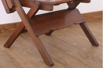 アンティーク家具　和製アンティーク　古い木製の子供用リーディングデスク