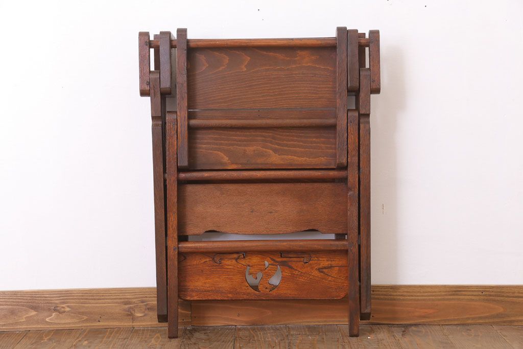 アンティーク家具　和製アンティーク　古い木製の子供用リーディングデスク