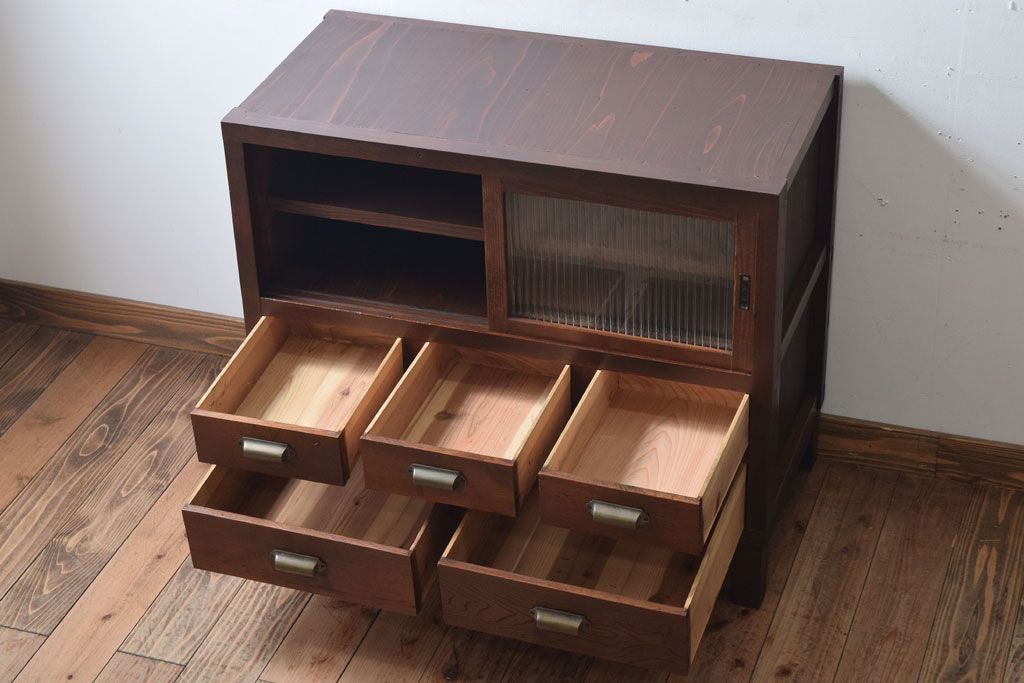 アンティーク家具　 和製アンティーク　モールガラス戸!引き出し5杯の脚付きサイドボード(収納棚)