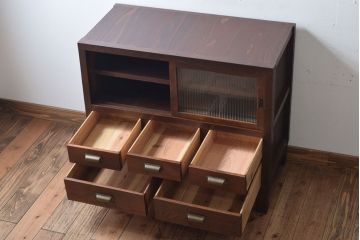 アンティーク家具　 和製アンティーク　モールガラス戸!引き出し5杯の脚付きサイドボード(収納棚)