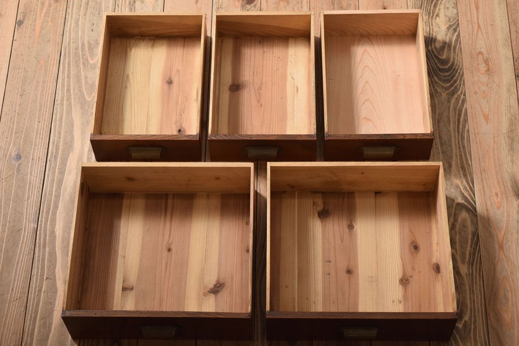 アンティーク家具　 和製アンティーク　モールガラス戸!引き出し5杯の脚付きサイドボード(収納棚)