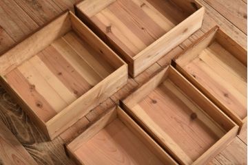 アンティーク家具　 和製アンティーク　モールガラス戸!引き出し5杯の脚付きサイドボード(収納棚)