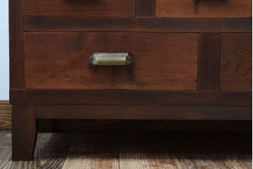 アンティーク家具　 和製アンティーク　モールガラス戸!引き出し5杯の脚付きサイドボード(収納棚)